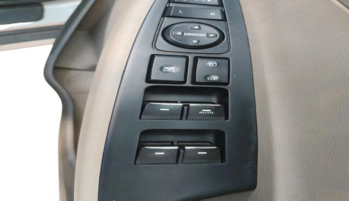 2018 Hyundai Tucson 2WD AT GL DIESEL
, Diesel, Automatic, 1,21,290 km, interior