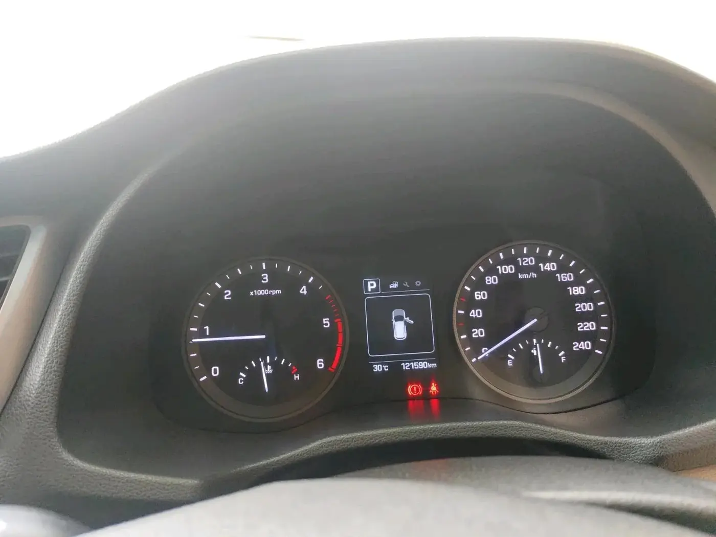 2018 Hyundai Tucson 2WD AT GL DIESEL
, Diesel, Automatic, 1,21,290 km, interior
