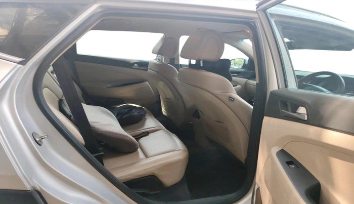 2018 Hyundai Tucson 2WD AT GL DIESEL
, Diesel, Automatic, 1,21,290 km, interior