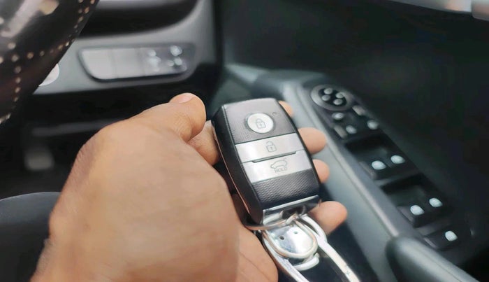 2020 KIA SELTOS HTK PLUS 1.5, Petrol, Manual, 55,725 km, interior