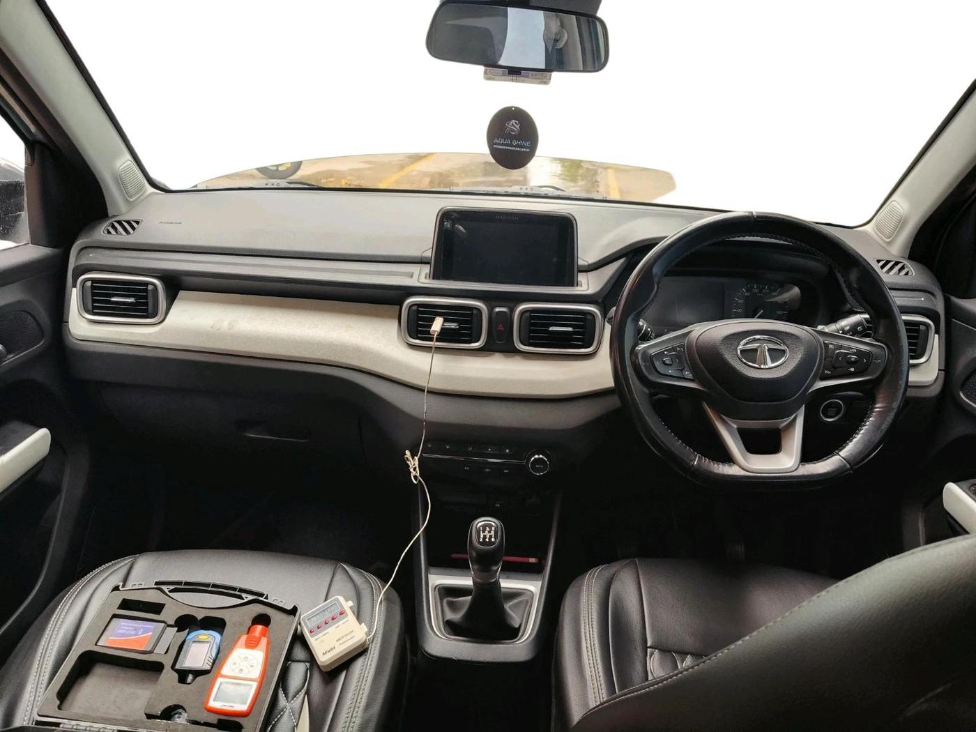 2022 Tata PUNCH CREATIVE  MT, Petrol, Manual, 85,712 km, interior