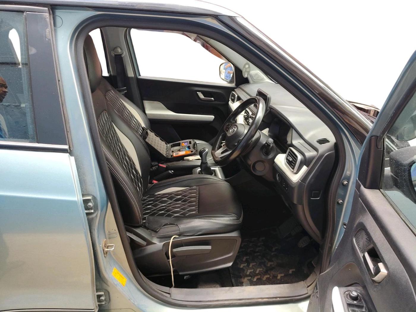 2022 Tata PUNCH CREATIVE  MT, Petrol, Manual, 85,712 km, interior