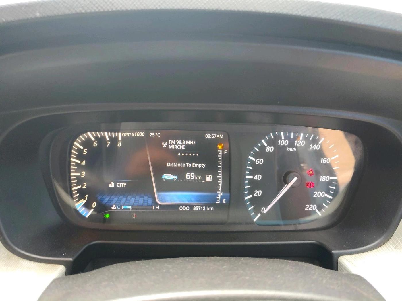 2022 Tata PUNCH CREATIVE  MT, Petrol, Manual, 85,712 km, interior