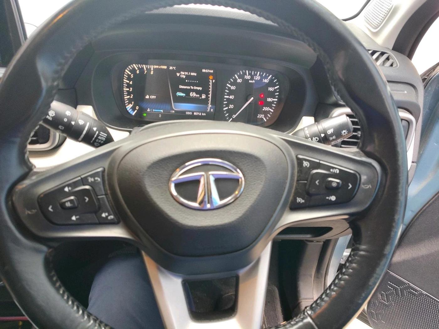 2022 Tata PUNCH CREATIVE  MT, Petrol, Manual, 85,712 km, interior
