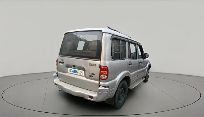 2006 Mahindra Scorpio 2.6 TURBO 8 STR, Diesel, Manual, 1,31,403 km, exterior