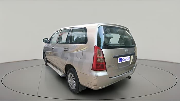 2007 Toyota Innova 2.5 G2, Diesel, Manual, 2,40,854 km, exterior