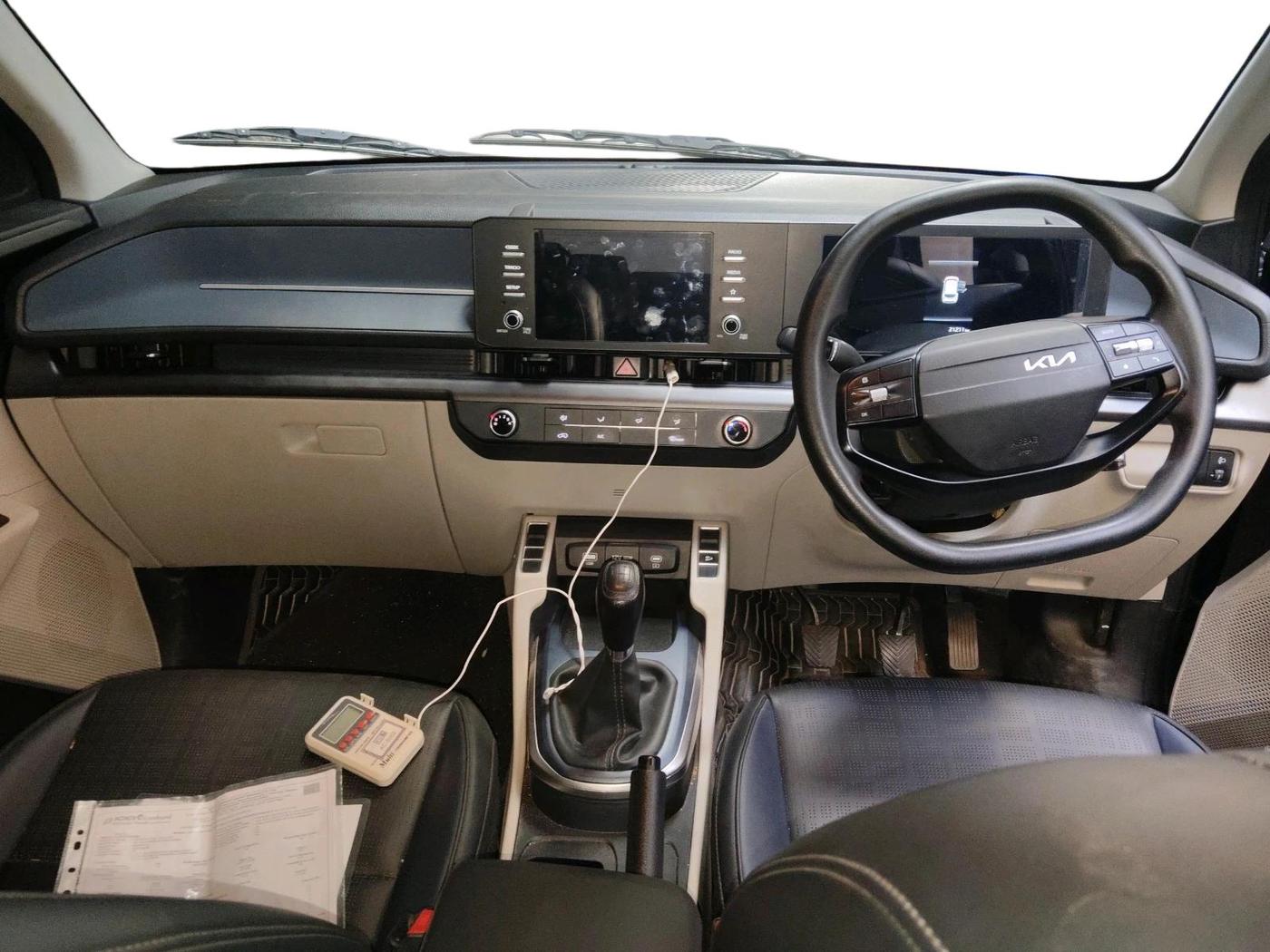 2025 KIA Carens Clavis HTE(O) 1.5 Petrol MT, Petrol, Manual, 21,211 km, interior