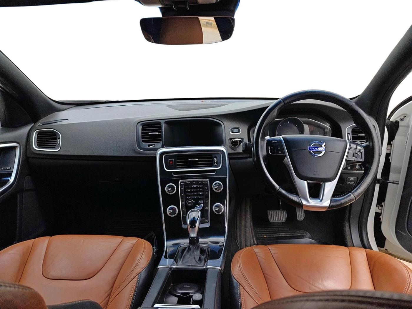 2015 Volvo S60 SUMMUM D5, Diesel, Automatic, 1,28,415 km, interior