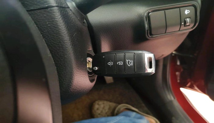 2021 KIA SONET HTK PLUS 1.2, Petrol, Manual, 38,807 km, interior