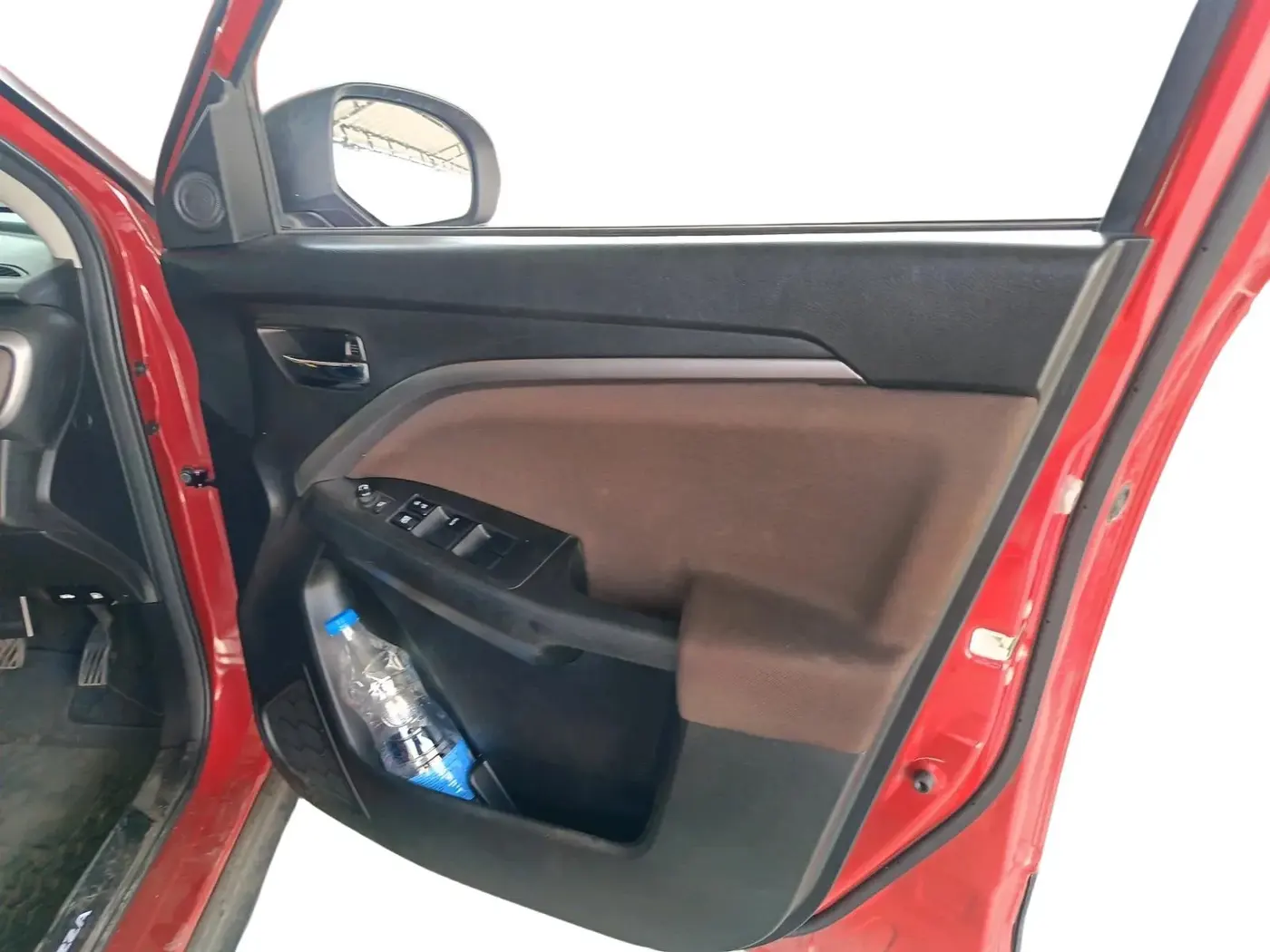 2022 Maruti BREZZA ZXI + SMART HYBRID, Petrol, Manual, 42,105 km, interior