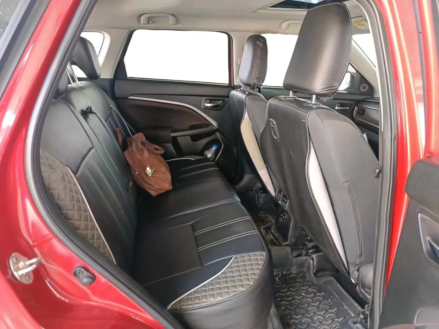 2022 Maruti BREZZA ZXI + SMART HYBRID, Petrol, Manual, 42,105 km, interior