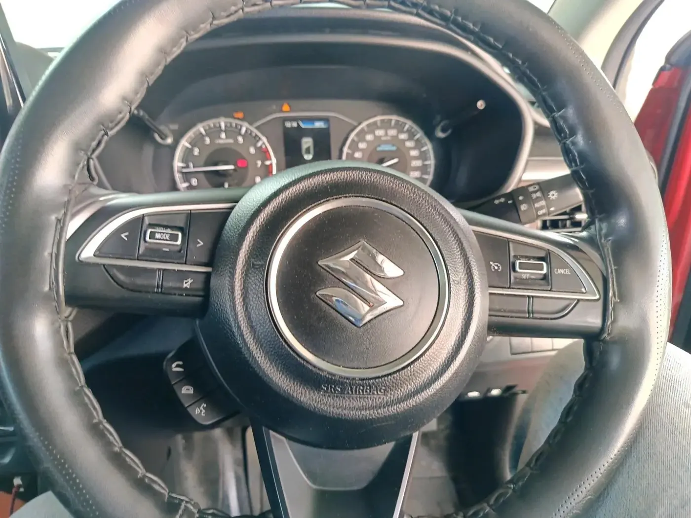 2022 Maruti BREZZA ZXI + SMART HYBRID, Petrol, Manual, 42,105 km, interior