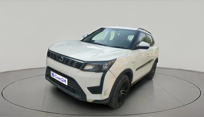 2022 Mahindra XUV300 W6 1.5 DIESEL AMT, Diesel, Automatic, 1,15,207 km, exterior