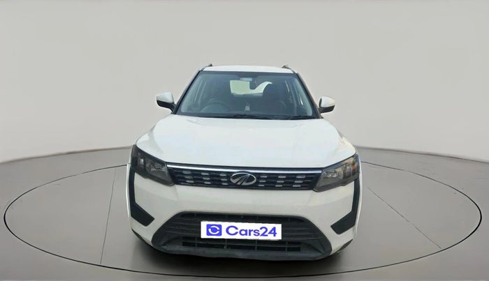 2022 Mahindra XUV300 W6 1.5 DIESEL AMT, Diesel, Automatic, 1,15,207 km, exterior