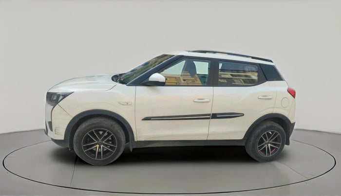 2022 Mahindra XUV300 W6 1.5 DIESEL AMT, Diesel, Automatic, 1,15,207 km, exterior