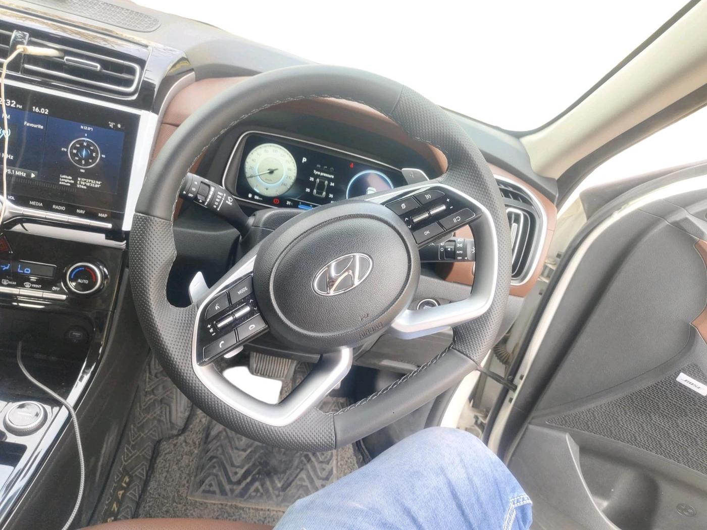 2023 Hyundai ALCAZAR 2.0 SIGNATURE (O) AT 7STR, Petrol, Automatic, 22,700 km, interior