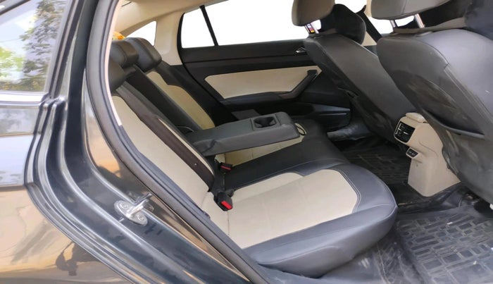 2023 Skoda SLAVIA STYLE 1.0L TSI MT, Petrol, Manual, 19,723 km, interior