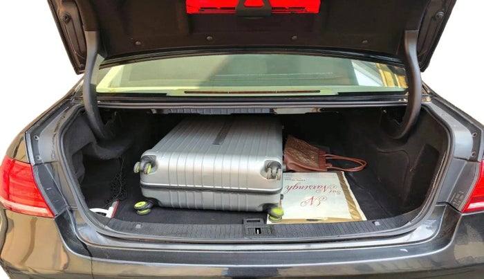 2015 Mercedes Benz E Class E 250 CDI AVANTGARDE, Diesel, Automatic, 1,21,824 km, exterior