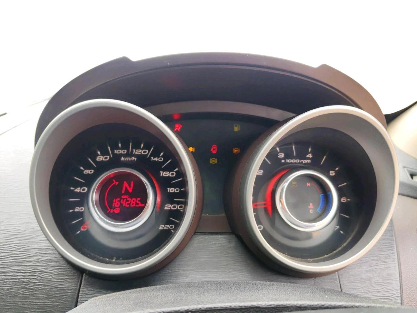 2015 Mahindra XUV500 W8, Diesel, Manual, 1,64,285 km, interior