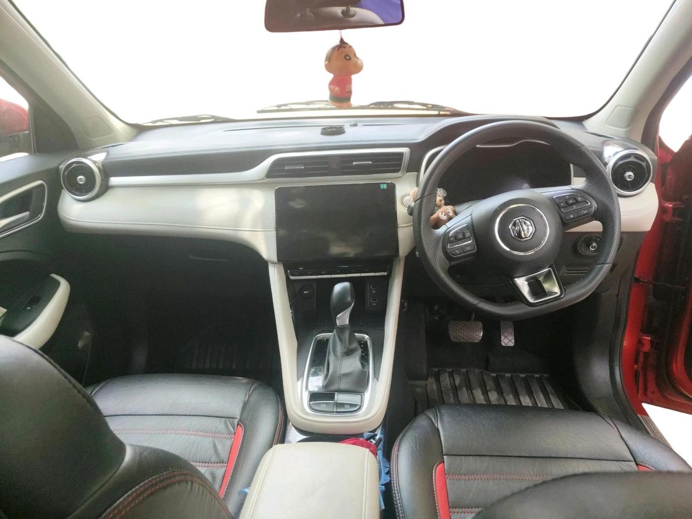 2024 MG ASTOR Select 1.5 CVT (Ivory), Petrol, Automatic, 16,200 km, interior