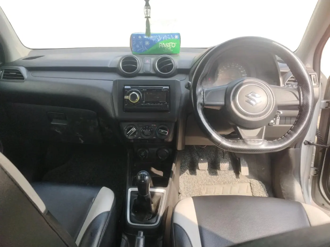 2020 Maruti Swift LXI, CNG, Manual, 59,922 km, interior