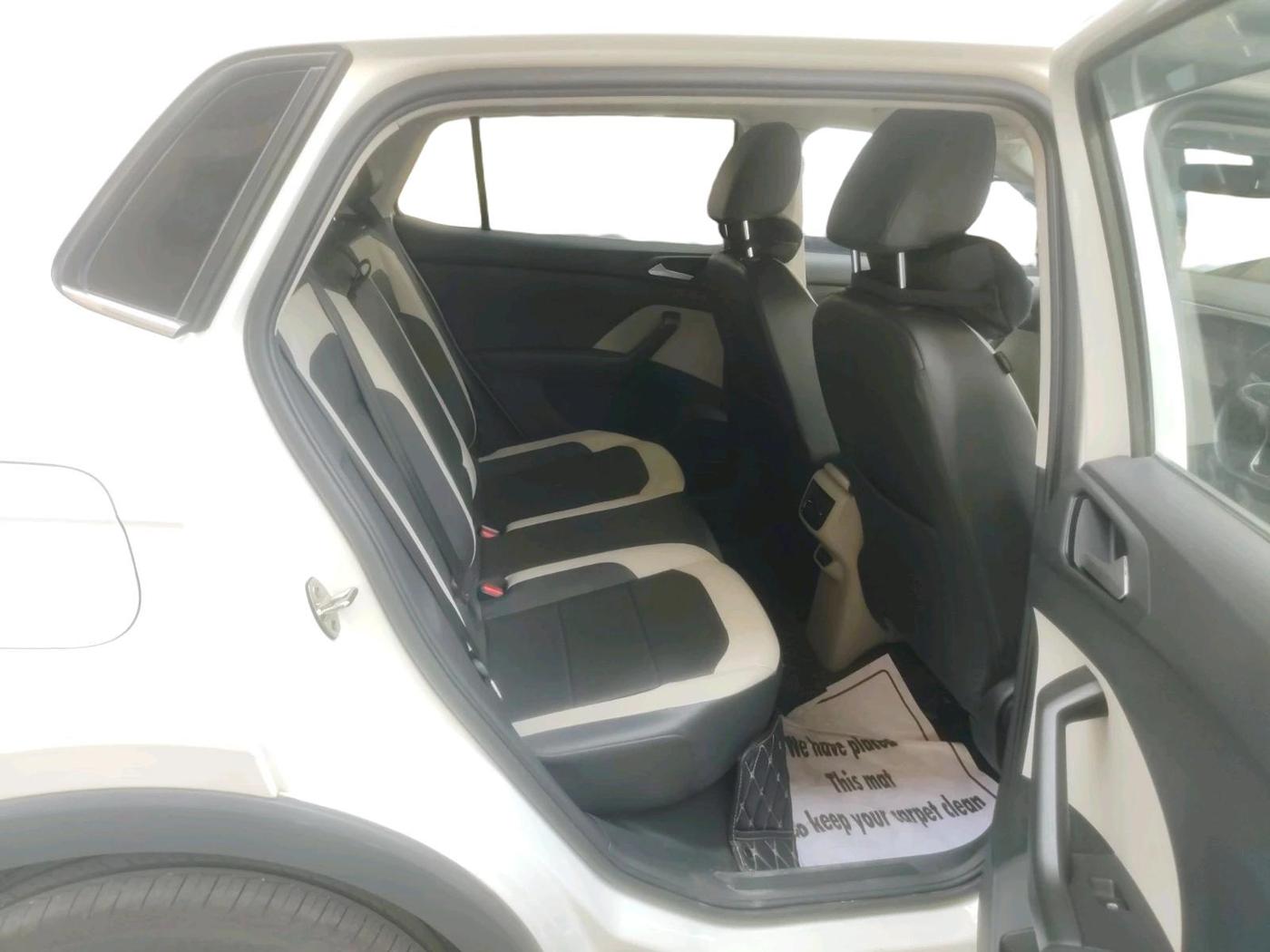 2022 Volkswagen TAIGUN TOPLINE 1.0 TSI MT, Petrol, Manual, 36,912 km, interior