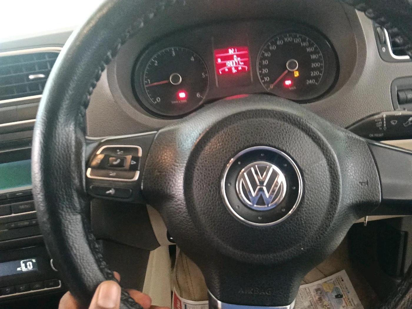2012 Volkswagen Vento HIGHLINE DIESEL 1.6, Diesel, Manual, 1,08,371 km, interior