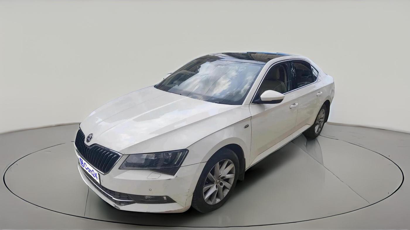 2017 Skoda Superb L&K 2.0 TDI AT, Diesel, Automatic, 1,34,803 km, exterior