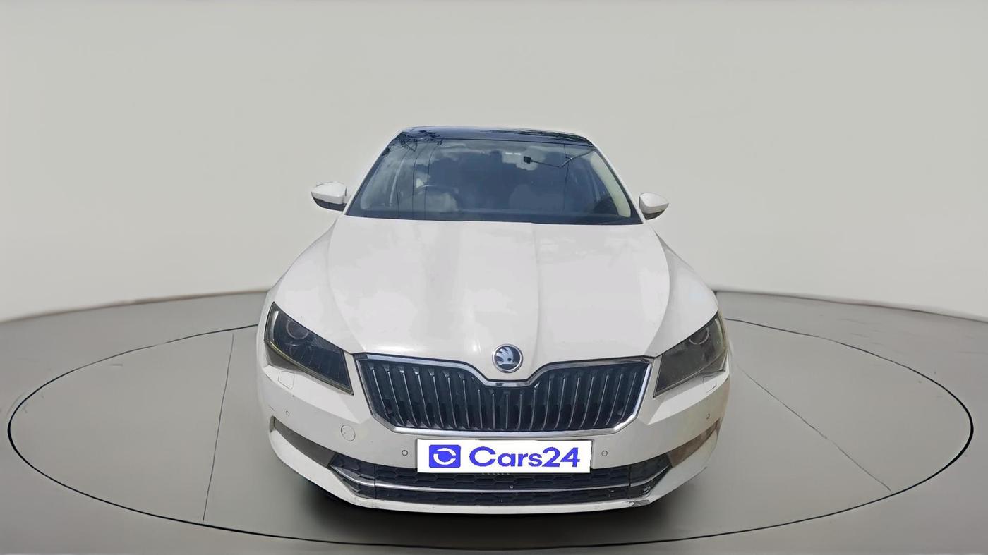 2017 Skoda Superb L&K 2.0 TDI AT, Diesel, Automatic, 1,34,803 km, exterior
