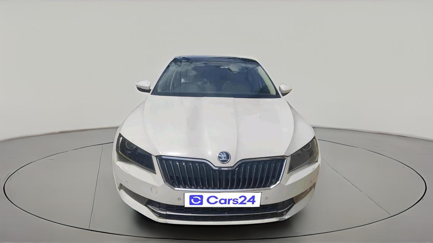 2017 Skoda Superb L&K 2.0 TDI AT, Diesel, Automatic, 1,34,803 km, exterior