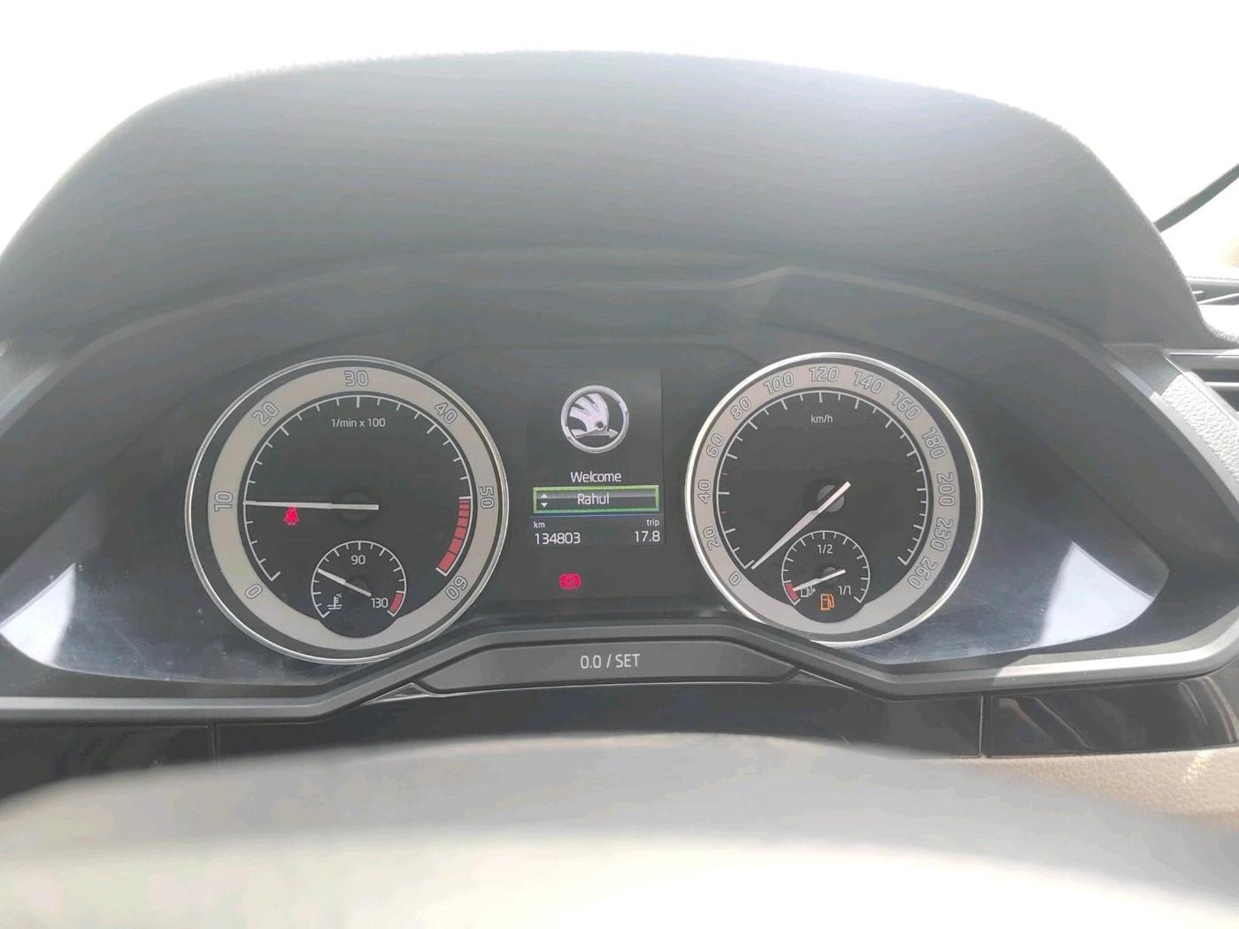 2017 Skoda Superb L&K 2.0 TDI AT, Diesel, Automatic, 1,34,803 km, interior