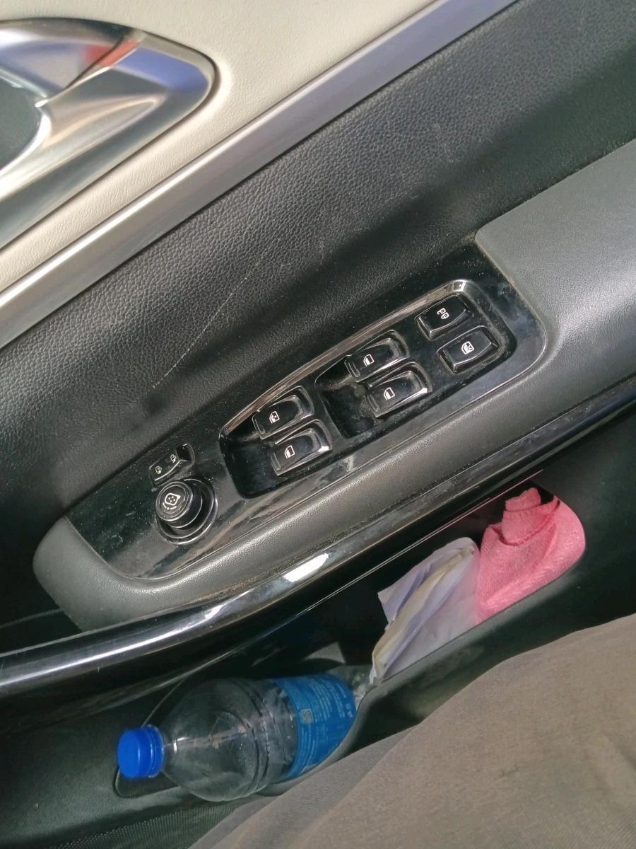 2022 Mahindra XUV700 AX 7 LUXURY D AWD AT 7 STR, Diesel, Automatic, 48,997 km, interior