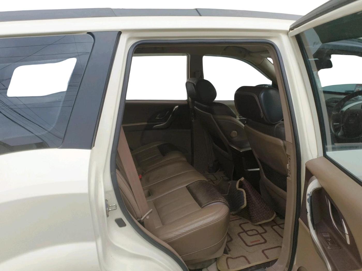 2012 Mahindra XUV500 W8, Diesel, Manual, 1,55,292 km, interior