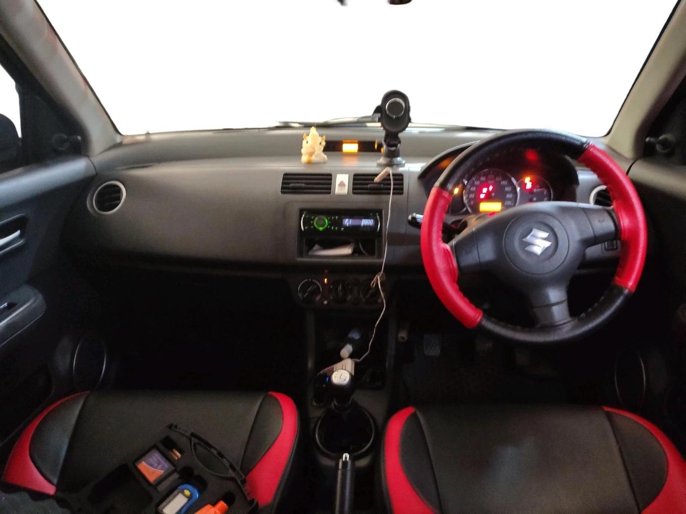 2010 Maruti Swift VXI, Petrol, Manual, 79,441 km, interior