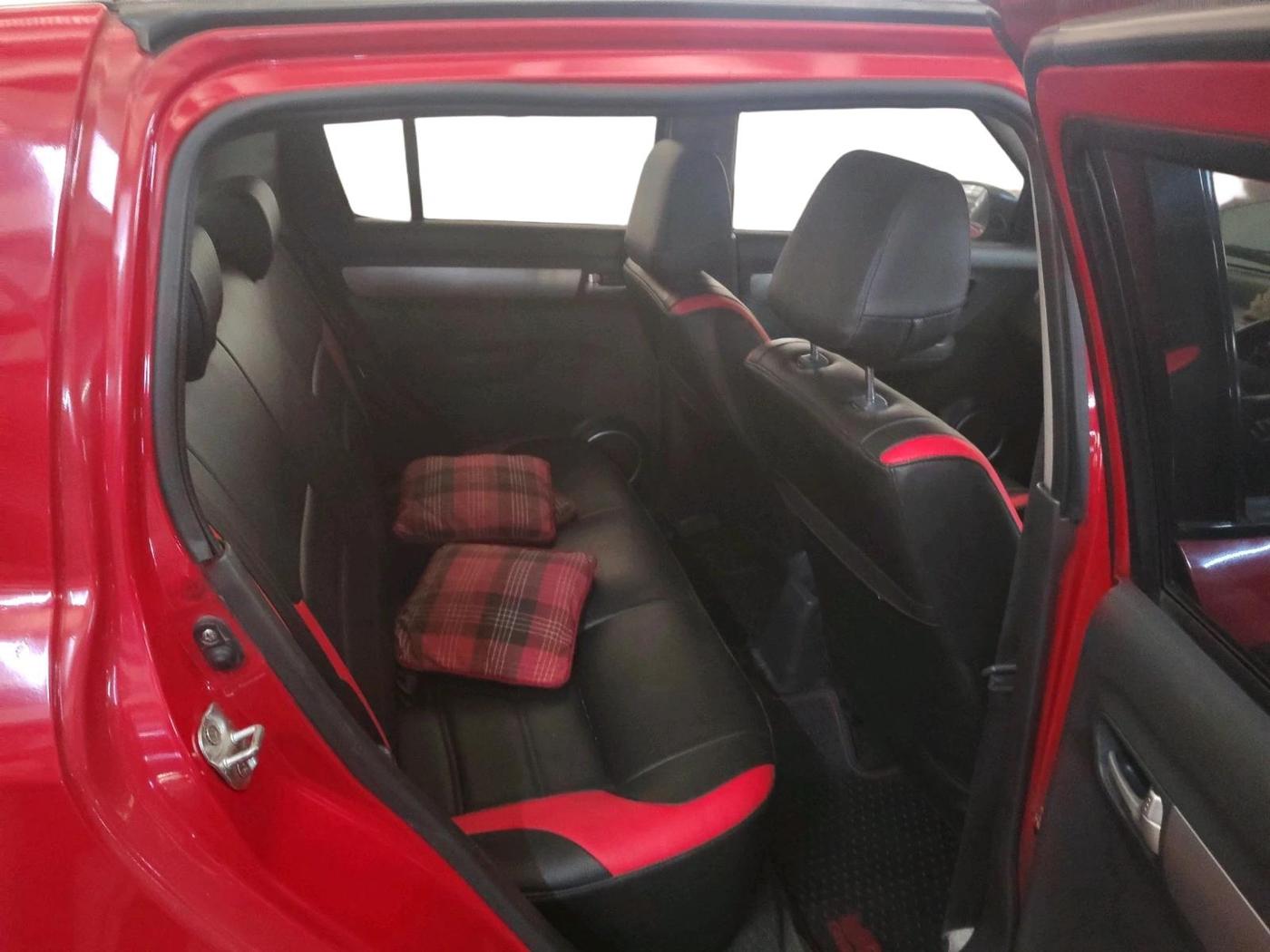 2010 Maruti Swift VXI, Petrol, Manual, 79,441 km, interior