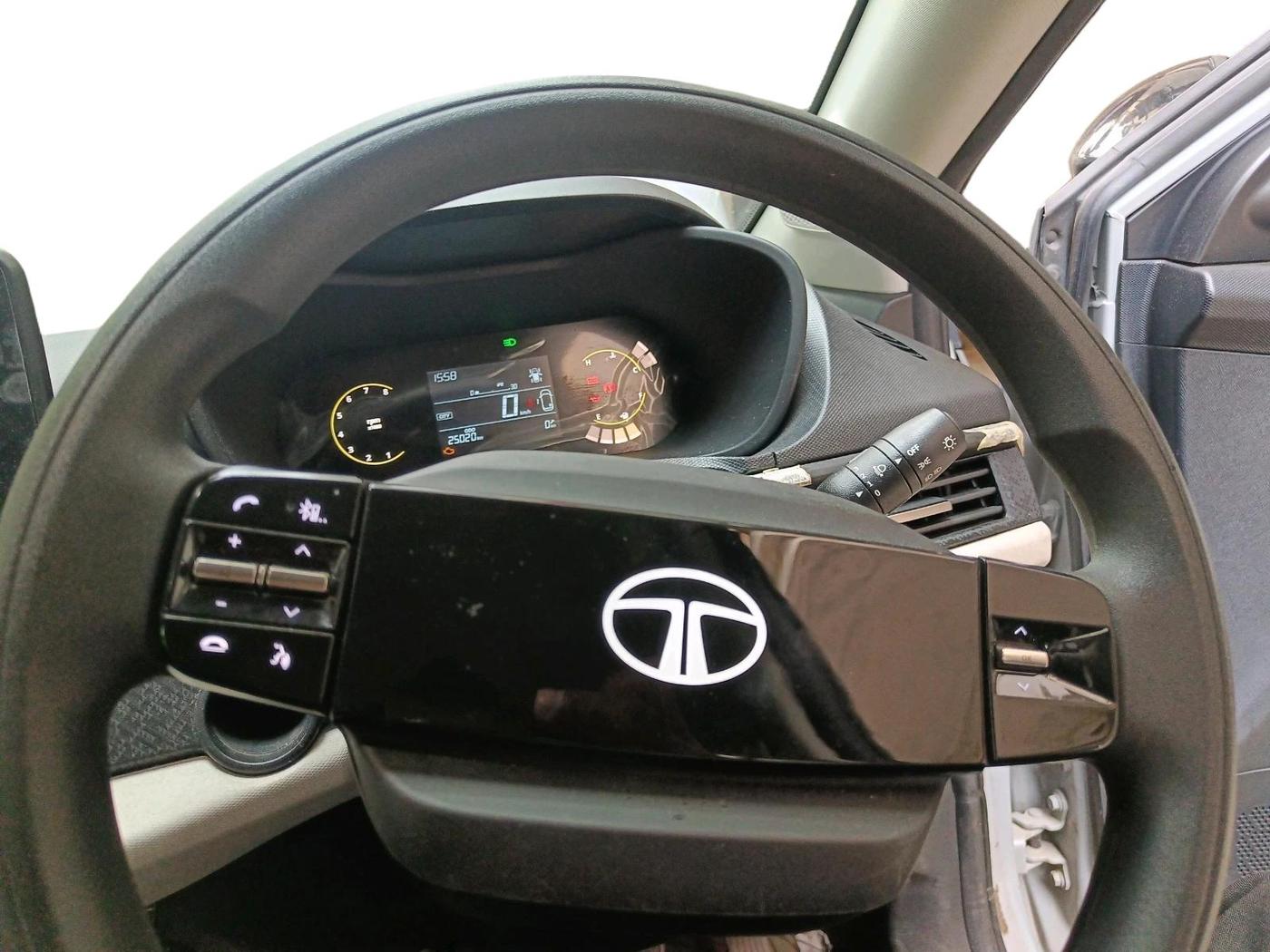 2025 Tata NEXON Pure Plus 1.2 Petrol 6MT, Petrol, Manual, 25,020 km, interior