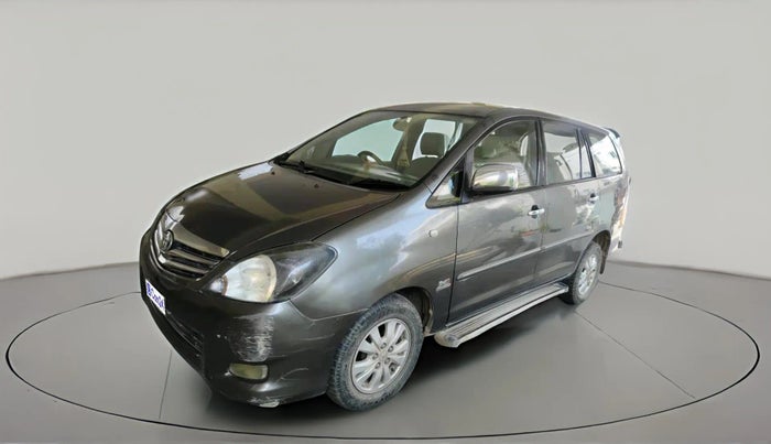 2010 Toyota Innova V 2.5 8 STR, Diesel, Manual, 1,10,661 km, exterior