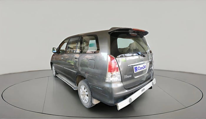 2010 Toyota Innova V 2.5 8 STR, Diesel, Manual, 1,10,661 km, exterior