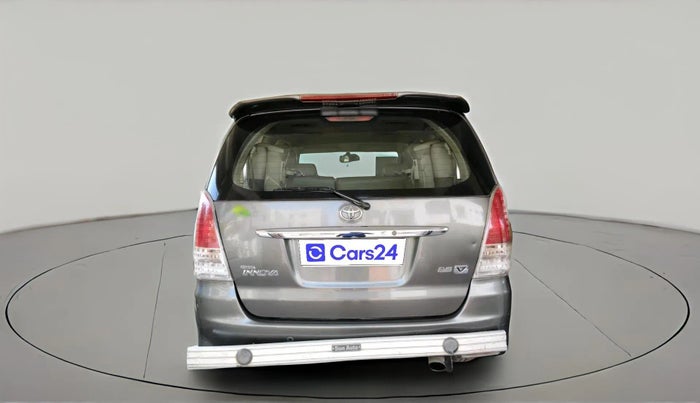 2010 Toyota Innova V 2.5 8 STR, Diesel, Manual, 1,10,661 km, exterior