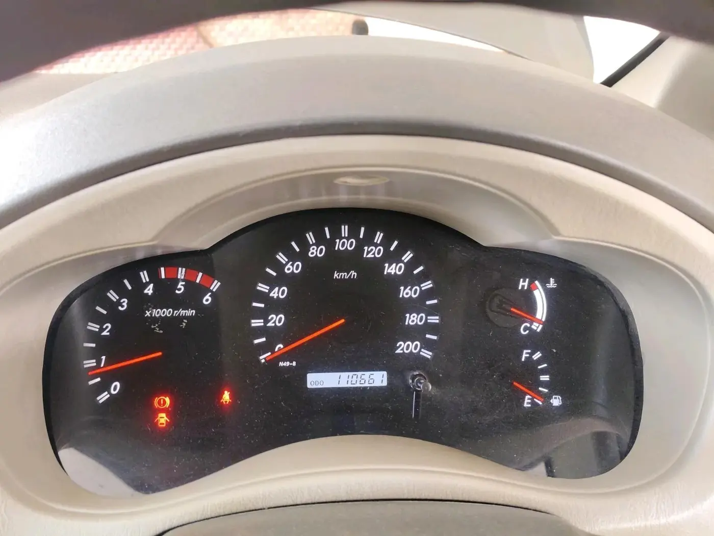 2010 Toyota Innova V 2.5 8 STR, Diesel, Manual, 1,10,661 km, interior
