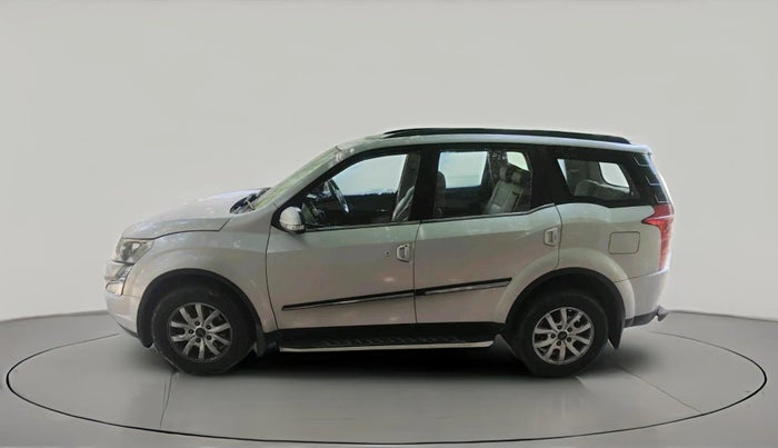 2017 Mahindra XUV500 W10 AT, Diesel, Automatic, 1,00,214 km, exterior