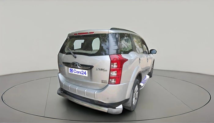 2017 Mahindra XUV500 W10 AT, Diesel, Automatic, 1,00,214 km, exterior