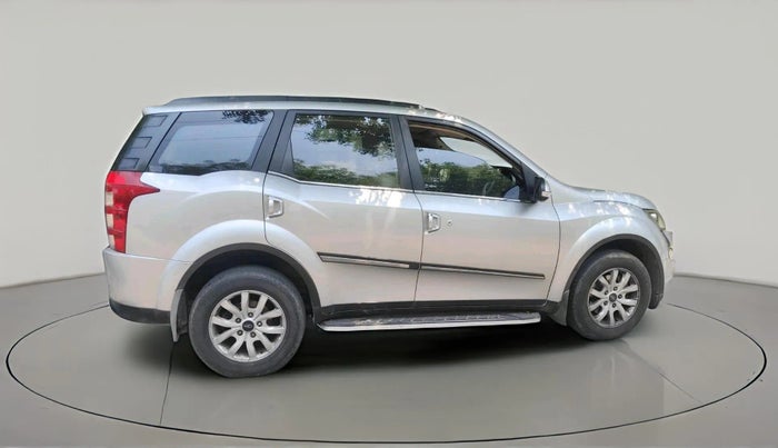 2017 Mahindra XUV500 W10 AT, Diesel, Automatic, 1,00,214 km, exterior