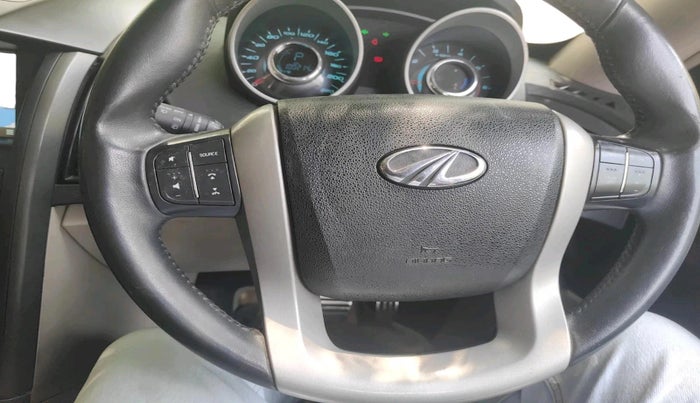 2017 Mahindra XUV500 W10 AT, Diesel, Automatic, 1,00,214 km, interior