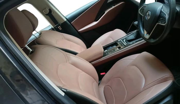 2023 MG HECTOR PLUS SAVVY PRO 1.5 TURBO CVT 6 STR, Petrol, Automatic, 48,611 km, interior