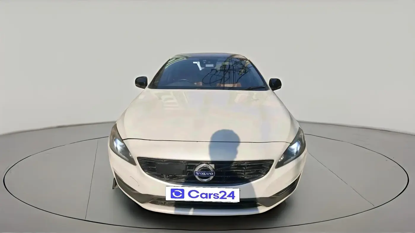 2018 Volvo S60 Momentum D4, Diesel, Automatic, 90,163 km, exterior