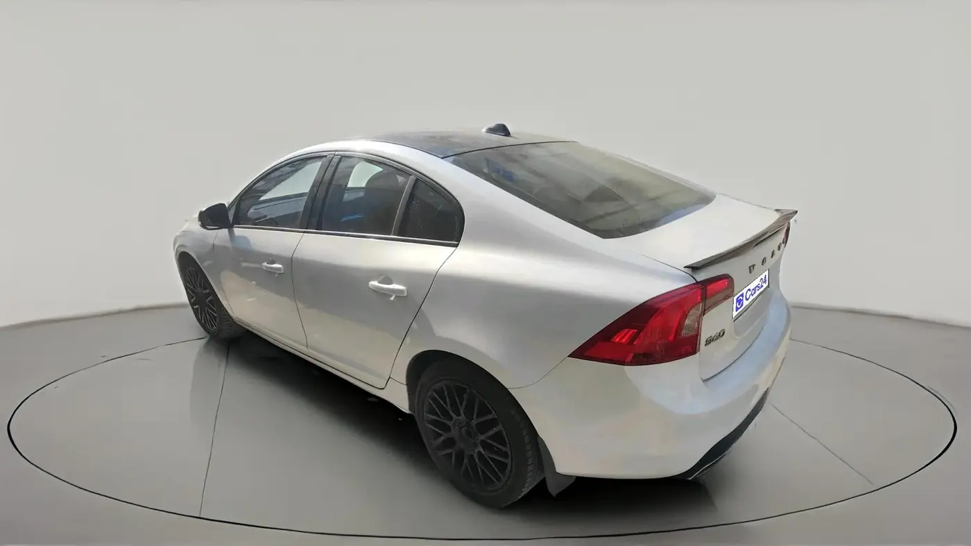 2018 Volvo S60 Momentum D4, Diesel, Automatic, 90,163 km, exterior