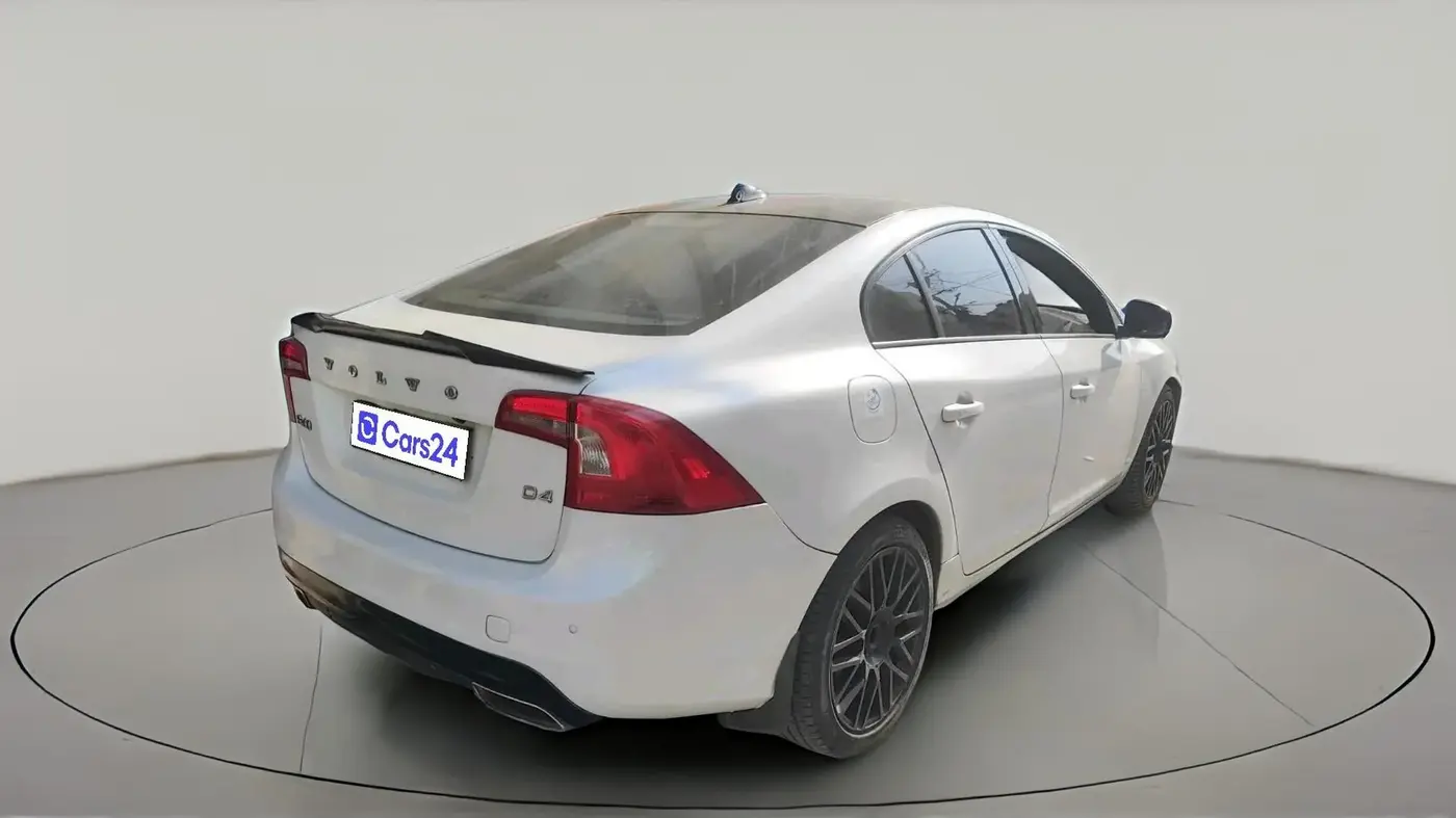 2018 Volvo S60 Momentum D4, Diesel, Automatic, 90,163 km, exterior