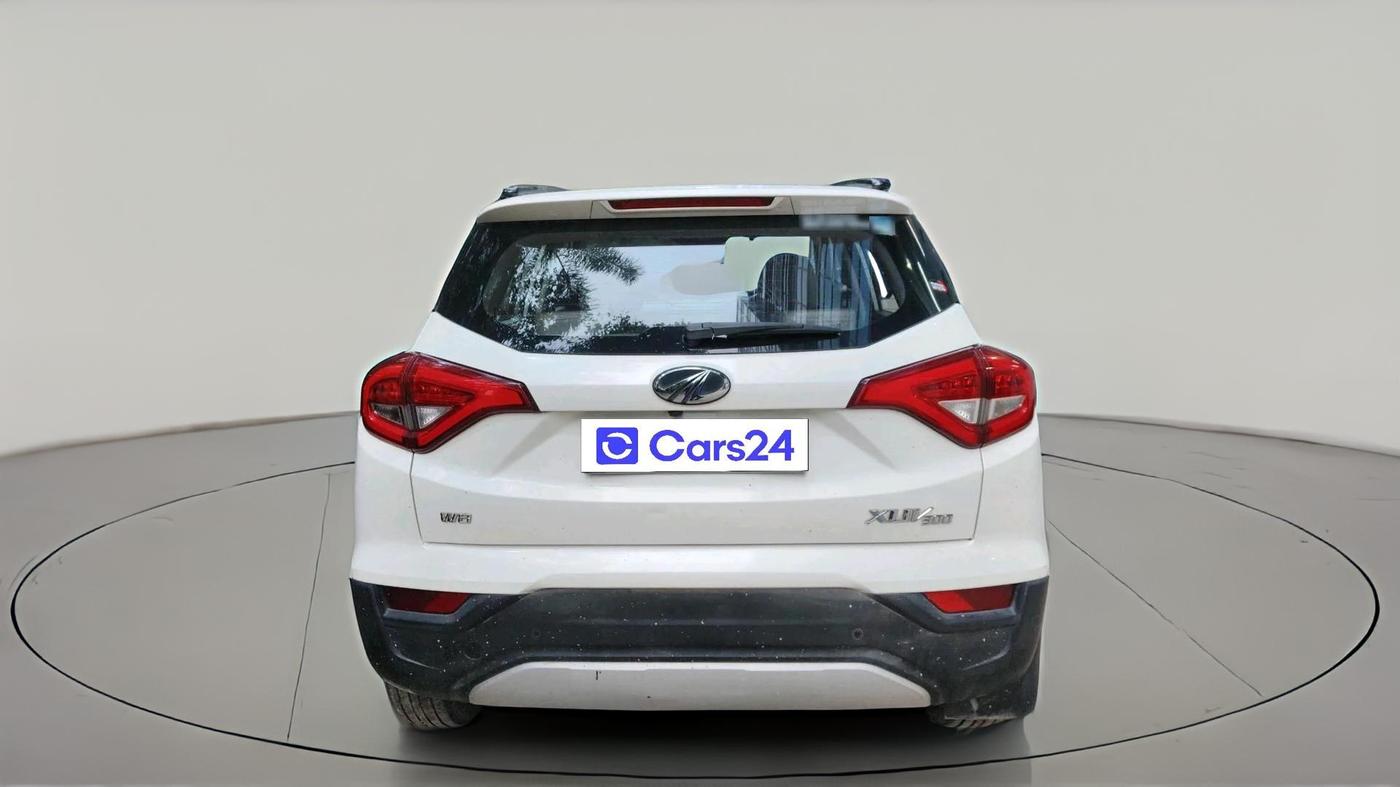 2022 Mahindra XUV300 W8 (O) 1.2 PETROL, Petrol, Manual, 64,883 km, exterior