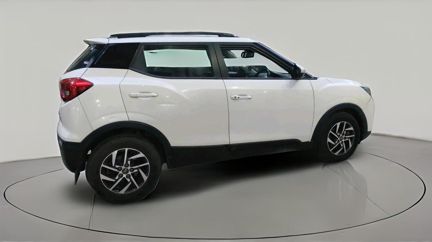 2022 Mahindra XUV300 W8 (O) 1.2 PETROL, Petrol, Manual, 64,883 km, exterior